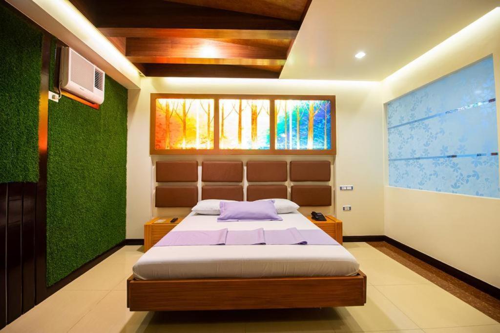 Hotel Dreamworld Las Piñas Eksteriør billede