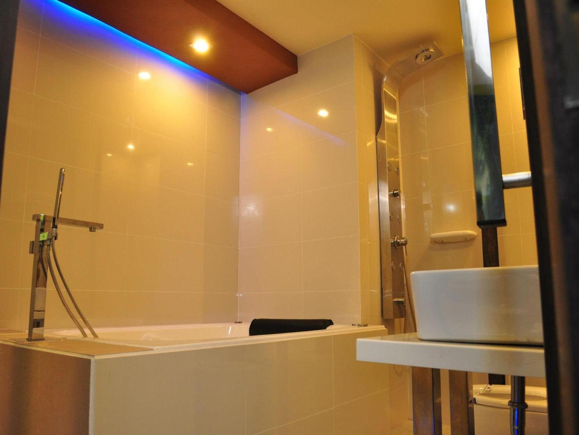 Hotel Dreamworld Las Piñas Eksteriør billede